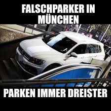 Falschparker Parkt Suv Auf U Bahn Rolltreppe In Munchen Falschparker Rolltreppe U Bahn