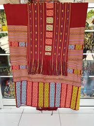 Anda yang pernah membandingkan, satu lembar kain tenun berasal dari daerah yang terkenal seperti sumba, toraja, bali, atau palembang tentu akan mendapati. 15 Ragam Kain Tenun Indonesia Beserta Makna Filosofinya