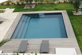 Une Piscine Piscinelle Installee A Aubagne Piscine Carre Photo Piscine Piscine