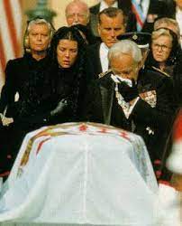Sie war an einem bösartigen tumor. Mad For Monaco Ladies In Veils Grace Kelly Caroline Von Monaco Prinzessin Caroline
