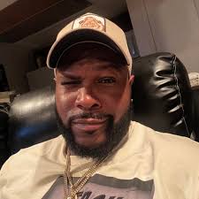 Deandre Spencer updated his profile picture.