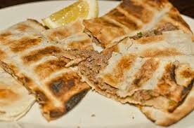 Arayes It Is Pocket Pita That Has Been Stuffed With Ground Beef Parsley Fresh Tomato Sauce Hot Pepp Fresh Tomato Sauce Stuffed Hot Peppers Stuffed Peppers