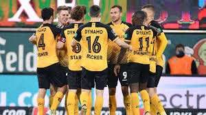 Nach einer kölner hereingabe bekam jonathan meier den ball an den ellbogen. Dynamo Dresden Uberwintert Nach 4 1 Erfolg Uber Verl Auf Rang Eins Kicker