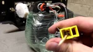 The 3rd row seat belt retractor has locked up & i cannot get it to release, . How To Unlock Seat Belt Retractor