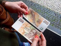 İleride zorunlu bir şekilde geçiş sağlanana kadar ülke para birimi çek korunasıdır. Polonya Para Birimi Tl Cevirme