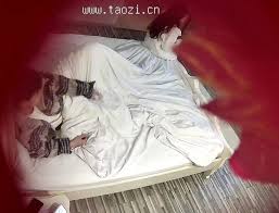 2048.Cc-3-26最新酒店偷拍！牛仔裤美腿小仙女颜值非常高，笑起来很甜美，和帅气的男友开房打炮- FAPCAT