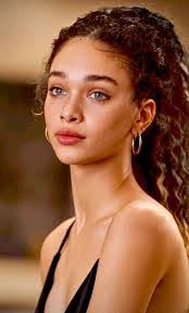 Vanessa Schaeffer's Instagram, Twitter & Facebook