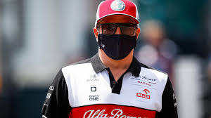 Sin embargo, en las últimas pruebas mejoró sus prestaciones y räikkönen se convierte en un habitual. Formel 1 Kimi Raikkonen Packt Gegen Nikita Mazepin Den Stinkefinger Aus
