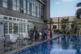 How can i contact veranda hotel @ pakubuwono by breezbay japan? Suasana Teras Wyl S Kitchen Nyaman Untuk Berkumpul Picture Of Veranda Hotel At Pakubuwono Jakarta Tripadvisor