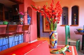 Los Colores Mexicanos Para Interiores Incluyen Ocres Oscuros Rojos Y Naranjas Amari Casa Estilo Mexicano Decoracion De Casa Mexicana Diseno Interior Mexicano
