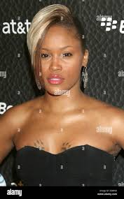 Eve singer hi-res stock photography and images