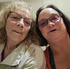 Can you edit my photo with my mom?