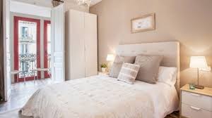 Tanto la luz artificial como la natural se reflejan, convirtiendo la estancia en un espacio lujoso y mucho más grande. 15 Fotos E Ideas Para Pintar Un Dormitorio Color Beige Mil Ideas De Decoracion