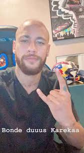 Von basics bis hin zu festmode: Neymar Surge Careca E Diz Que Se Espelha Em David Beckham