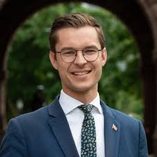 Sam Oosterhoff di X: "So appreciated sitting down with Gary Rossi of  @ENWINUtilities to discuss the massive growth opportunities for industry in  Windsor and surrounding areas, as new EV plants bring thousands