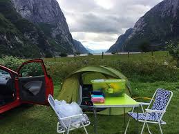 There are no facilities as you'd expect, except the nearby rivers. Camping Roadtrip Annasreisegluecks Webseite