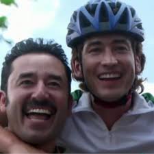 Critican a RCN por la falta de similitud de los actores con los  entrenadores de 'Rigo'