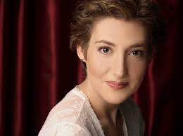 Elizabeth Tryon's Instagram, Twitter & Facebook