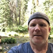 Gilbert Castle's Instagram, Twitter & Facebook