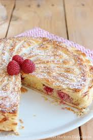 Galette A La Creme D Amande Aux Framboises Epiphanie Recettes De Cuisine Recette Patisserie