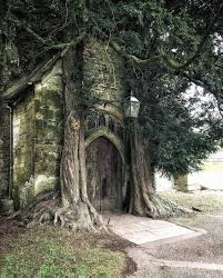 St Edward Church Which Allegedly Inspired Tolkien Ancient Yew Middle Earth Stow On The Wold