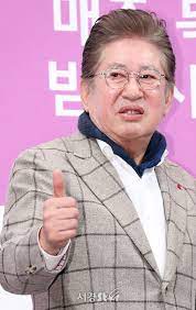 이 매체에 따르면, 두 사람은 13년 전인 2008년 처음 만나 좋은 관계로 지내왔고, 올해 초 a씨가 임신 소식을. ê¹€ìš©ê±´ ë‚˜ì´ ì „ë¶€ì¸ ì´í˜¼ ê³ ê²½ì˜¥ ê²°í˜¼ ê³ í–¥ ìžë…€ ê°€ì¡± í•˜ì •ìš°