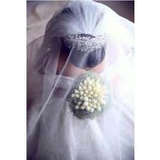 كأنك أصل النور في قلبي فكلما تصد عت أرضي وانطفأ وهجي شق ت زهورك طريقها إلى سطحي وبطري Wedding Dress Sketches Wedding Photo Pictures Wedding Photos Poses
