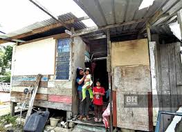 Bekerja sepenuh masa di rumah bersama shaklee dan sudah bergelar master coordinator. Suami Hidap Slipped Disc Sukar Bekerja Untuk Sara Keluarga