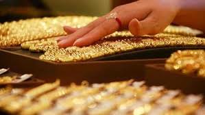 The price of per tola silver declined by rs10 and was traded at rs1410 against its sale at rs1420 whereas the prices of ten gram silver decreased by. Gold Price In April Where Is The Yellow Metal Rate Headed Will You Make Big Profit Explained By Experts Zee Business
