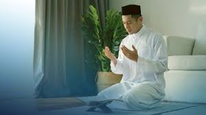 Panduan juga disertakan dengan ejaan rumi. Tata Cara Shalat Tarawih Sendiri Di Rumah