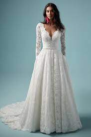 Lace Wedding Dress Idea Long Sleeve Wedding Dress Idea With V Neckline Sty Long Sleeve Ball Gown Wedding Dress Ball Gown Wedding Dress Wedding Dress Sleeves