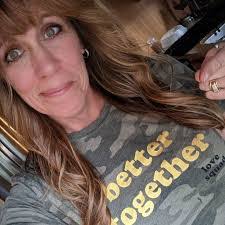 Elsa Dawson's Instagram, Twitter & Facebook