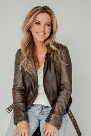 Chantal janzen ( wymawiane ʃɑnˌtɑl ˈjɑnzə (n) ; Winnie A Winnie Casting