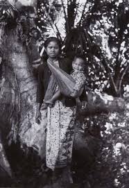 Model baju batik kombinasi menggunakan kain polos, sifon, bolero, embos, dan brokat. Selendang Wikipedia Bahasa Indonesia Ensiklopedia Bebas