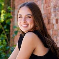 Ariel Leverett's Instagram, Twitter & Facebook