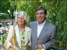 Born 23 november 1947 in marseille) is a french television and radio host. Jean Pierre Foucault Qui Est Sa Femme Evelyne Photos Femme Actuelle Le Mag