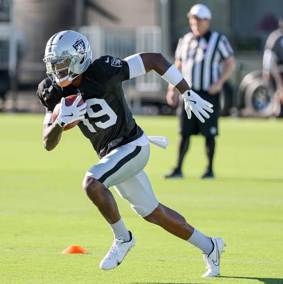 Malik Benson