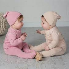 اجمل اجمل صور اطفال توأم 2020 كيوت ماشاء الله اطفال فاشن طفلي يتعلم اطفال الكويت بيبي فيس اطفال السعودية طفلة الدراما In 2020 Kids Baby Onesies Baby Kids