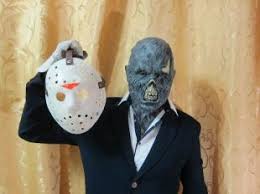 L'un a été tué, les deux autres blessés. Le Masque De Jason Voorhees C J Graham Dans Vendredi 13 Chapitre 6 Jason Le Mort Vivant Spotern
