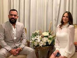 كما عملت ميرهان عمرو بالتزامن مع أون تايم سبورت، في إذاعة ميجا إف إم المحلية بمصر، إذ كانت تطل كل يوم خميس أسبوعيا من الساعة الثانية عشرة حتى الثانية ظهرًا. Yac4vtbrgfapam