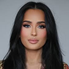 I can't get over how stunning this is 🥹 Bridal makeup by me  @makeupbyjenxiixii