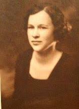 Jana Pitts's Instagram, Twitter & Facebook