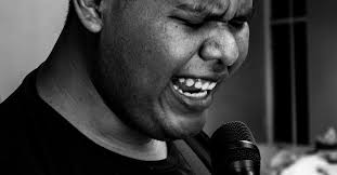 Dynamic Black and White Portrait of Singer · Free Stock Photo