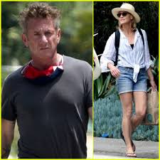 Un père atteint d'une déficience intellectuelle dans sam, je suis sam, un agent des services de renseignement dans l. Exes Sean Penn Robin Wright Enjoy Family Beach Day Clement Giraudet Dylan Penn Robin Wright Sean Penn Just Jared