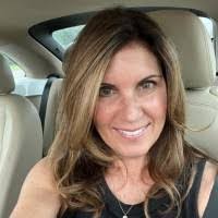 Kim Schweiger's Instagram, Twitter & Facebook