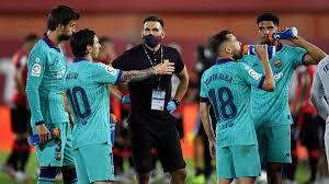 Barcelona tampil dominan pada babak pertama. Eder Sarabia Dulu Puji Ronaldo Kini Dicuekin Messi