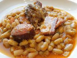 Cassoulet Is Typical Even Emblematic Of Southern French Cuisine It Is A Slow Food Casserole In Which Meat Cassoulet Recipes Cooking French Cooking Recipes