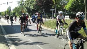 Das rennen wird von tausenden von. Gute Stimmung Beim Ironman In Bergen Enkheim Der Bergen Enkheimer