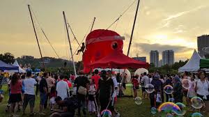 From a desolate dust bowl, the land was revitalised into an imaginative signature development. Desa Parkcity Money Changer