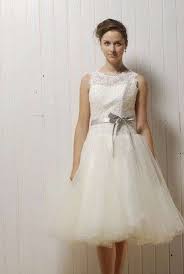 Fodera, raso setoso, 2 strati di tulle lunghezza gonna: Modello Nuziale Retro Con Bellissima Gonna In Tulle Che Sembra Una Nuvola E Cintura Grigio Perla C Abito Da Sposa Midi Bellissimi Abiti Da Sposa Abiti Da Sposa